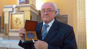 Pan Kazimierz z wyjątkowym medalem